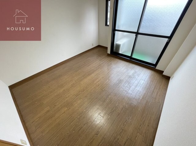 物件内観写真29　(おしゃれな居間です)