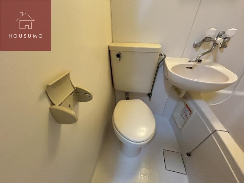 物件内観写真9　(コンパクトで使いやすいトイレです)