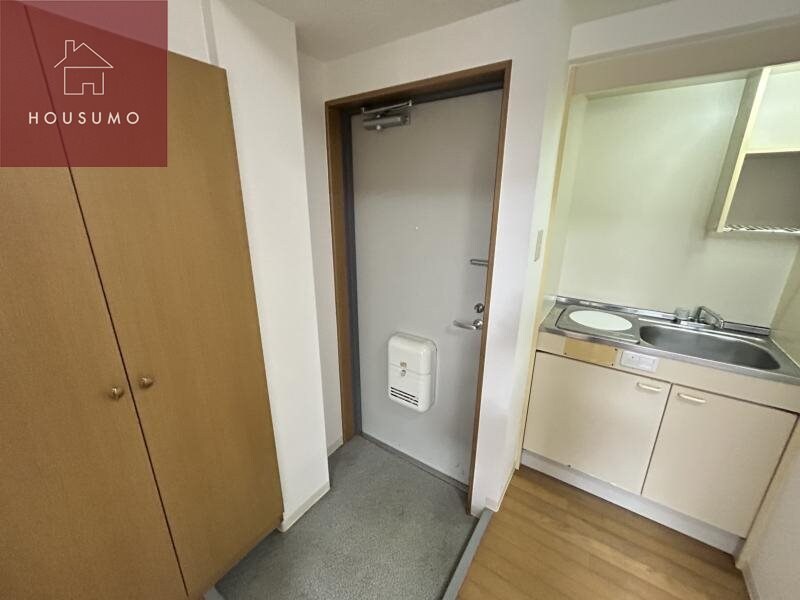 物件内観写真10　(明るい玄関です)