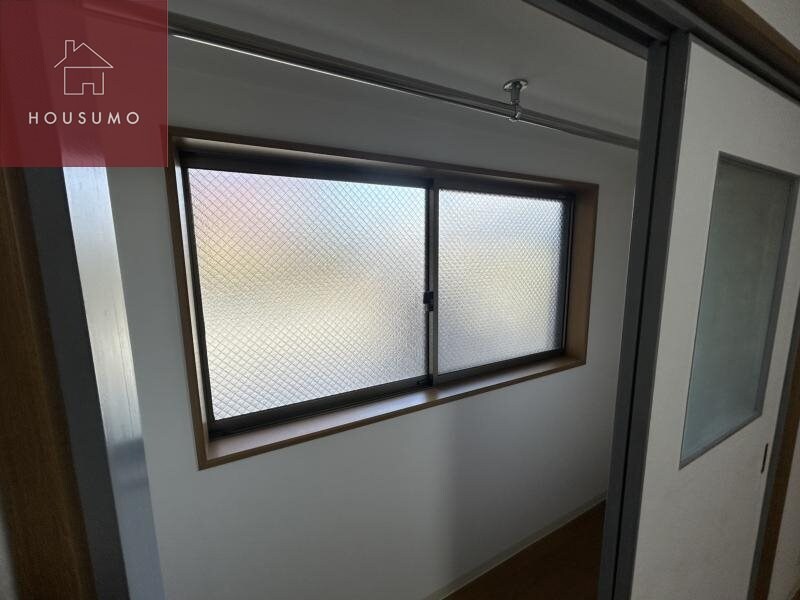 物件内観写真13　(バルコニーからの眺めを楽しみながら食事をしませんか)