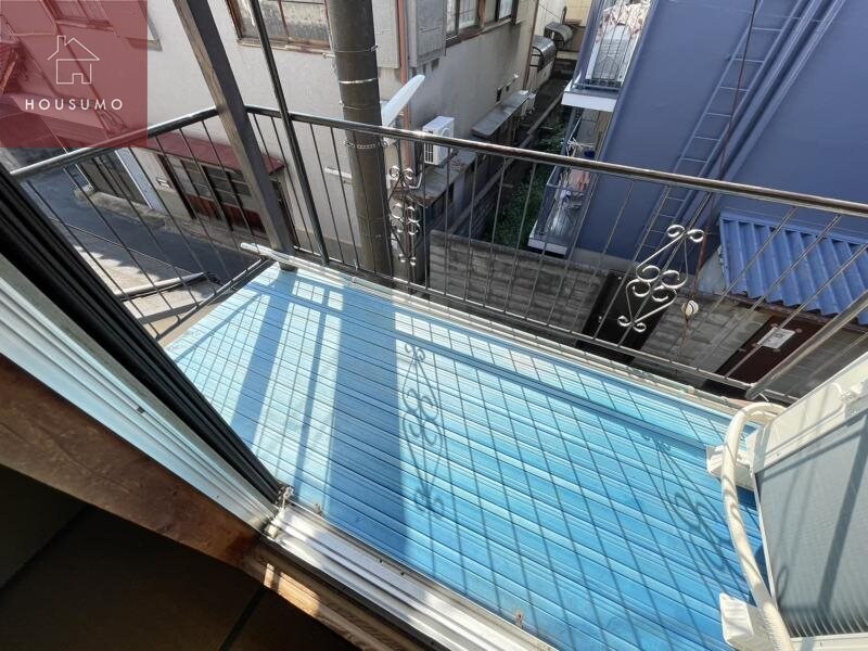 物件内観写真13　(お洗濯にも便利なバルコニー付き)