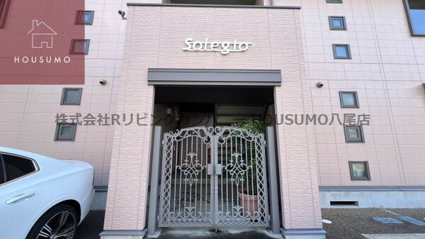 エントランス(落ち着いたエントランスです)