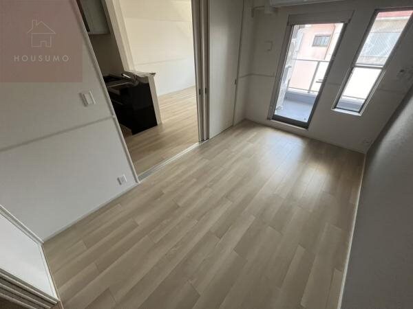 寝室(落ち着いて過ごせるお部屋なので、寝室にいかがでしょうか)