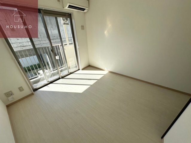 物件内観写真6　(使い勝手のいい寝室です)