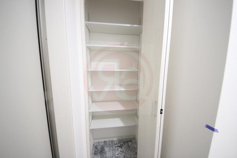 物件内観写真11　(ちょっとした収納スペースも充実しています)