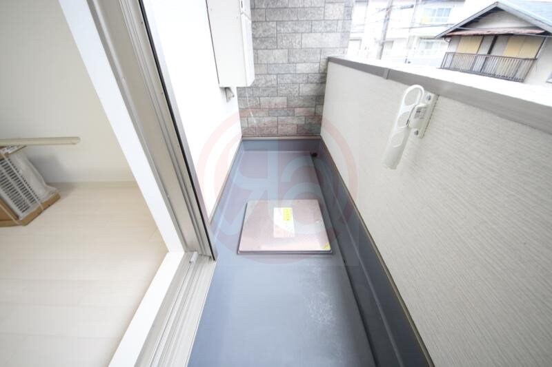 物件内観写真13　(広々としたバルコニーです)