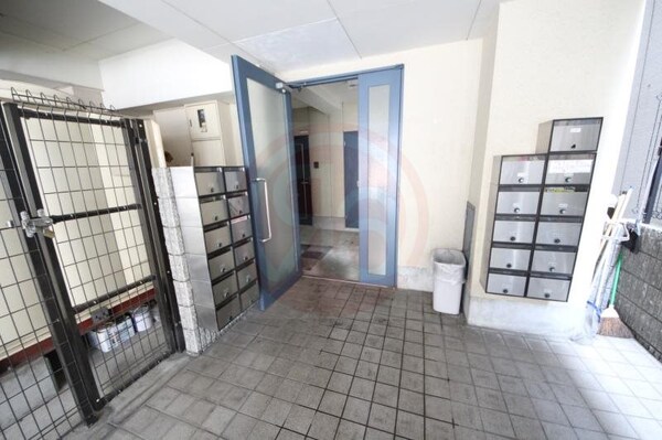 エントランス(清潔なエントランスです)