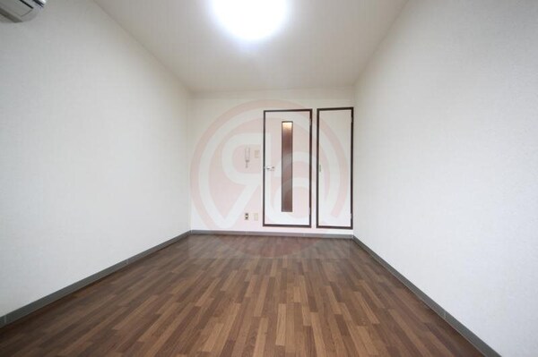 居室(こちらのリビングで趣味の時間をお楽しみください)