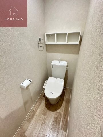 物件内観写真8　(ゆったりとした空間のトイレです)