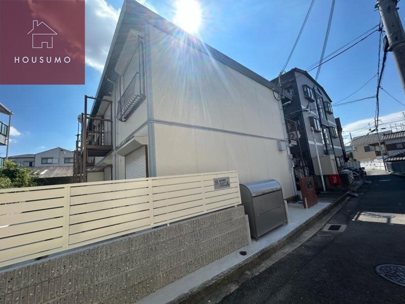 物件外観写真3　(落ち着いた雰囲気の外観です)