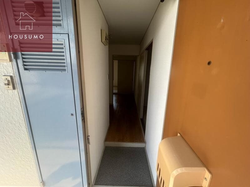 物件内観写真9　(収納もある玄関です)