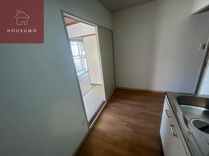 物件内観写真16　(おしゃれな居間です)