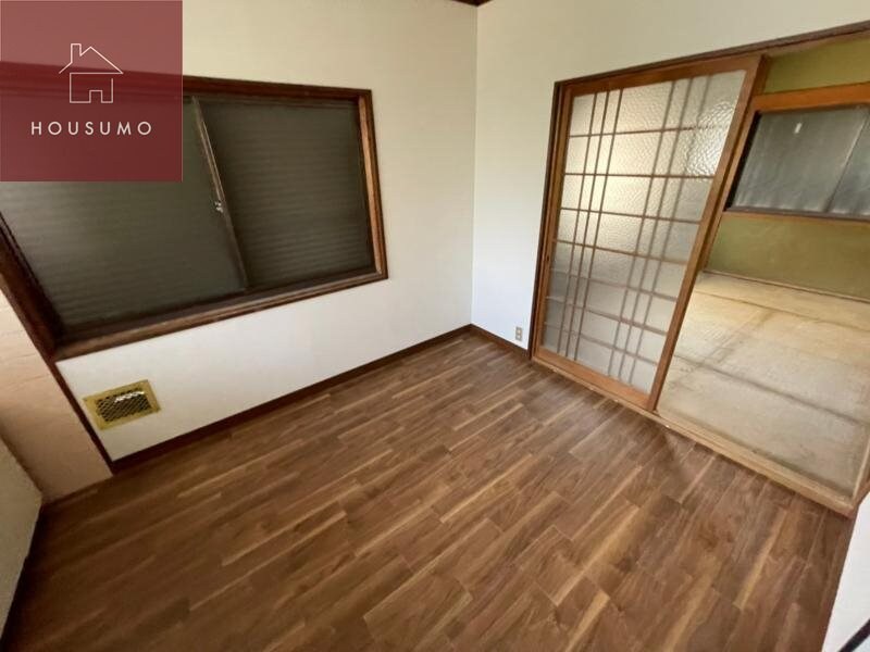 物件内観写真4　(ゆったり過ごせる居間です)