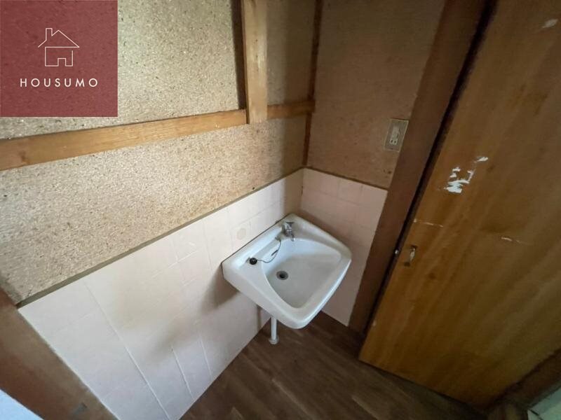 物件内観写真18　(朝の身支度には欠かせない独立洗面化粧台)