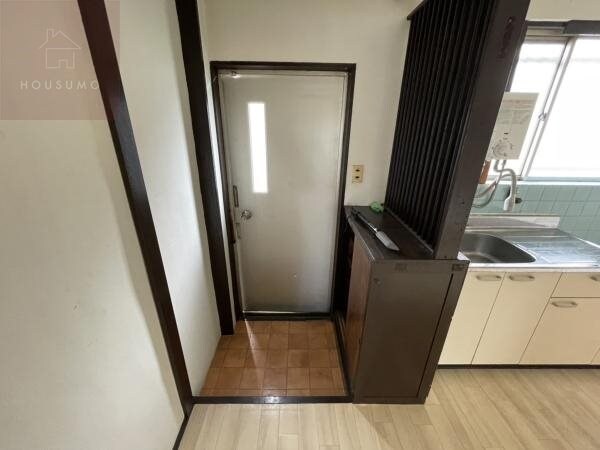 物件内観写真24　(シンプルで使いやすい玄関です)
