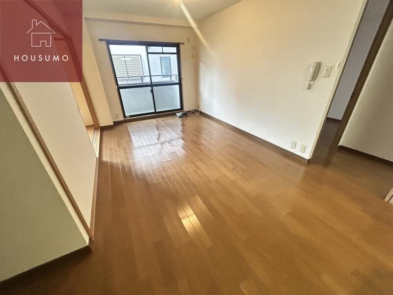 物件内観写真5　(使いやすい居間です)