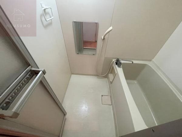 物件内観写真6　(コンパクトで使いやすいお風呂です)