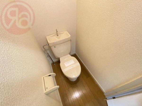 トイレ(コンパクトで使いやすいトイレです)