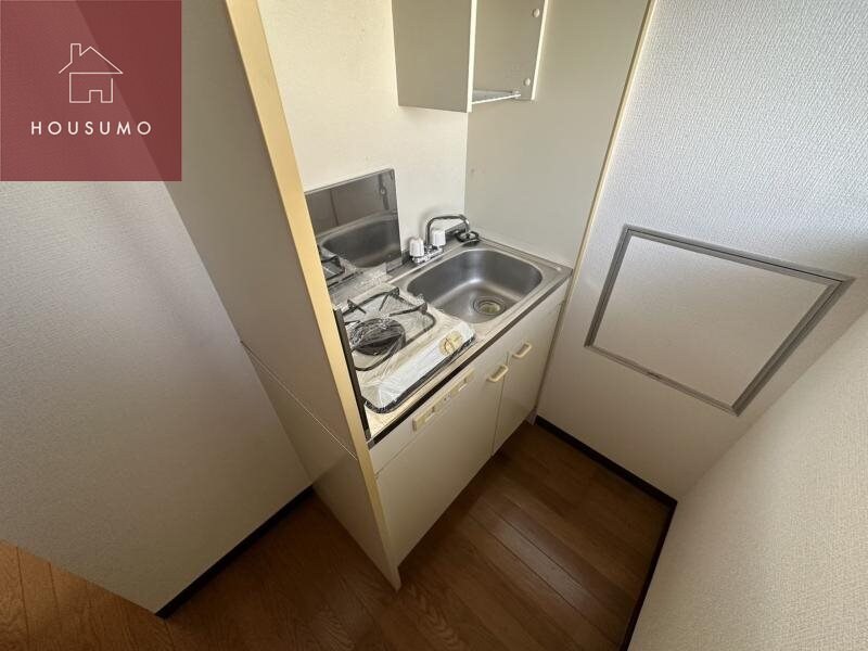 物件内観写真5　(コンパクトなキッチンで掃除もラクラク)