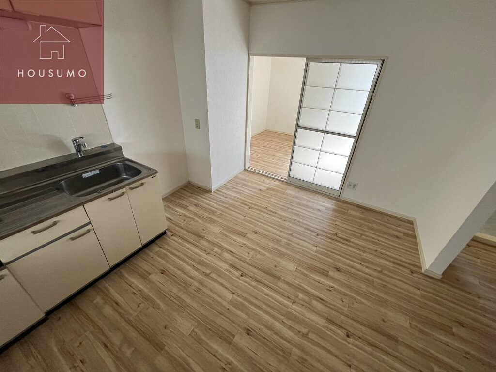 物件内観写真5　(使いやすい居間です)