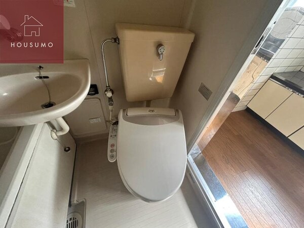 トイレ(落ち着いた色調のトイレです)