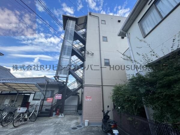 物件外観写真3　(外観もきれいです)