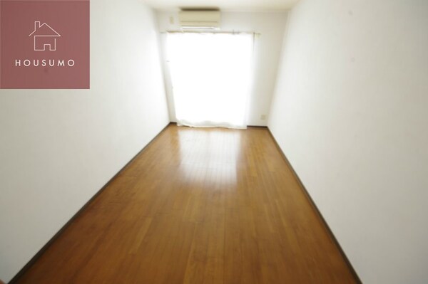 寝室(落ち着いて過ごせるお部屋なので、寝室にいかがでしょうか)