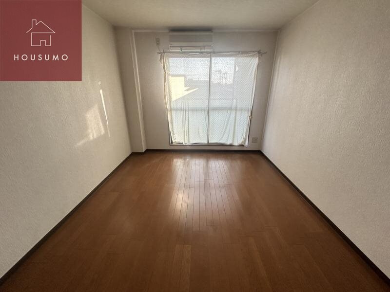 物件内観写真8　(使い勝手のいい寝室です)