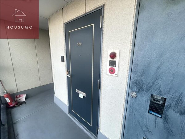 玄関(毎日通る玄関はこちらです)