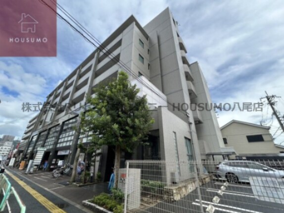 物件外観写真1　(外観は落ち着いています)