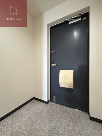 物件内観写真10　(きれいな玄関です)