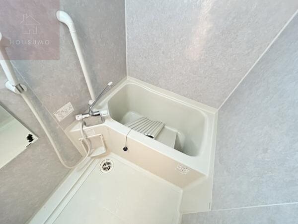 物件内観写真6　(きれいなお風呂です)