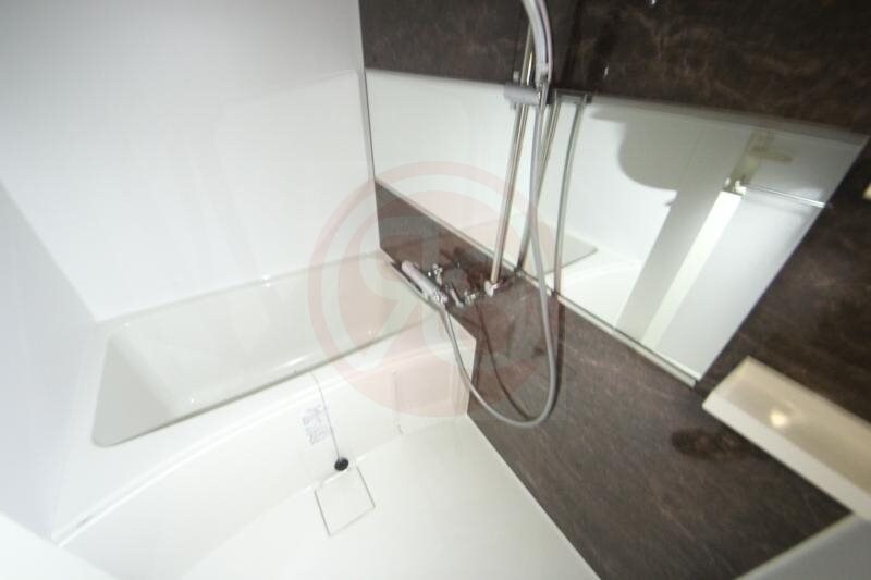 物件内観写真9　(日々の疲れを癒すお風呂付です)