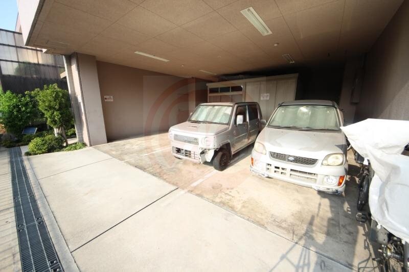 物件外観写真4　(駐車場があります)