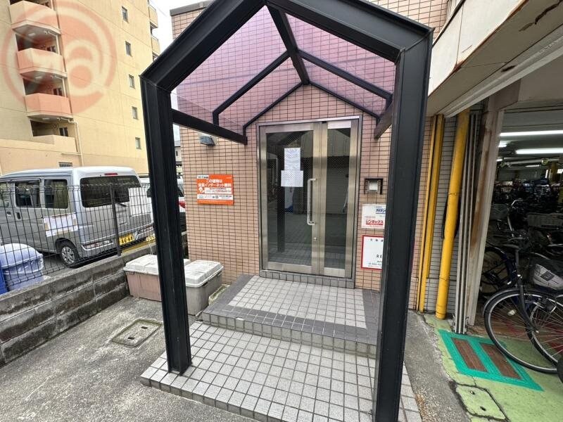 物件外観写真2　(エントランスです)