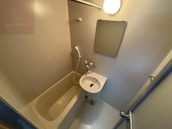 物件内観写真6　(コンパクトで使いやすいお風呂です)