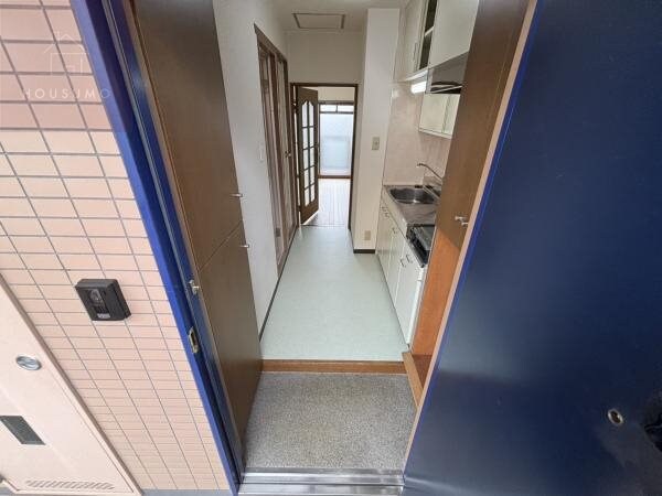 物件内観写真9　(シンプルで使いやすい玄関です)