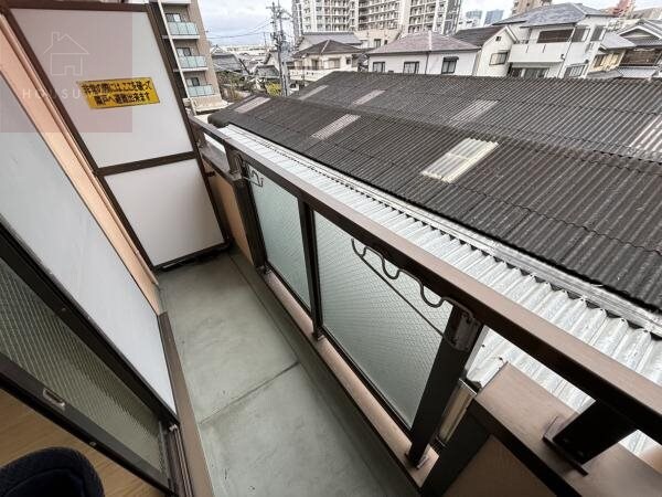 物件内観写真12　(バルコニーからの眺めを楽しみながら食事をしませんか)