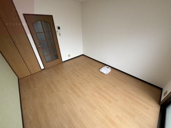 物件内観写真16　(ゆったりとしたリビングです)