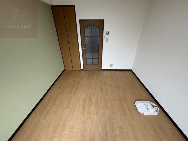 物件内観写真21　(個人の部屋や寝室として使える洋室です)