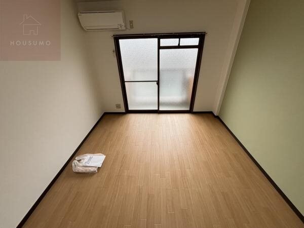 物件内観写真29　(明るい洋室です)