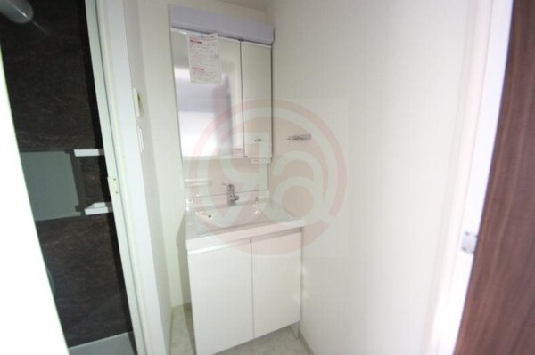 独立洗面台(朝の身支度には欠かせない独立洗面化粧台)