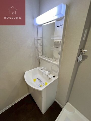 物件内観写真18　(使いやすい独立洗面台です)