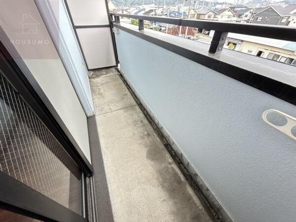物件内観写真13　(バルコニーがあります)