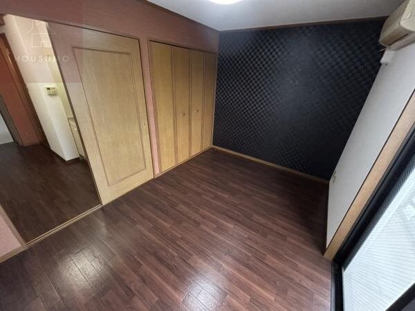 物件内観写真21　(こちらのリビングで趣味の時間をお楽しみください)