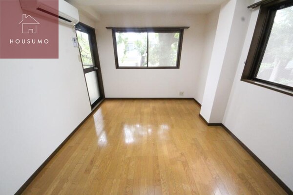 居室(ゆったり過ごせるリビングです)