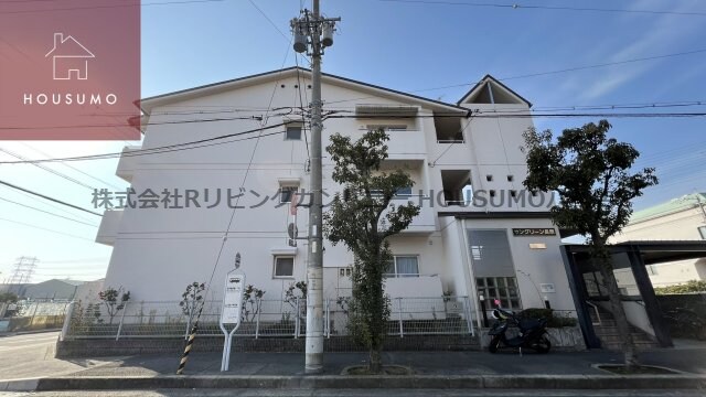 物件外観写真1　(外観もきれいです)