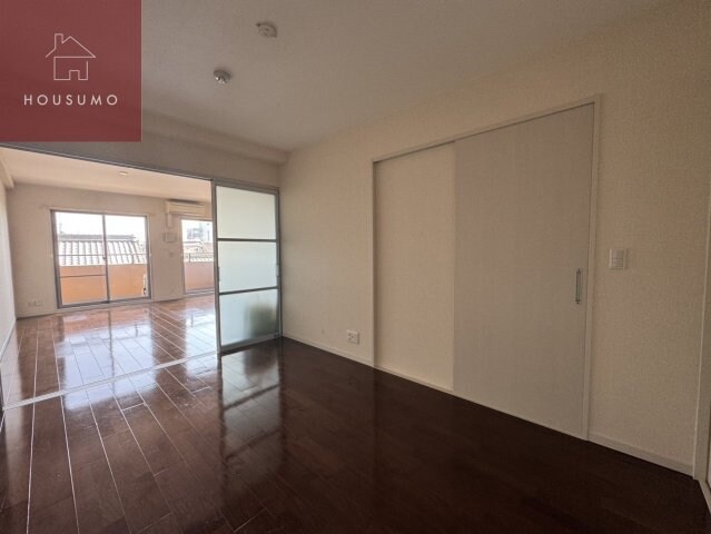 物件内観写真6　(使い勝手のいい寝室です)