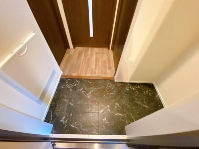 物件内観写真4　(玄関です)