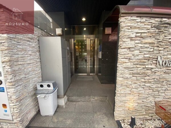 エントランス(建物の内部です)